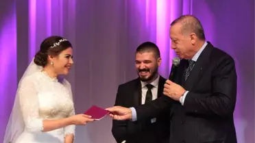 Cumhurbaşkanı Erdoğan Nikah Şahidi Oldu