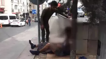 İstanbul'da Bonzai Hazırlarken Görüntülenen Adam Kameraya Saldırdı