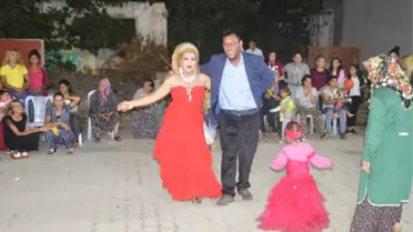 Göbek Atıp, Saç Tıraşı Yaptılar