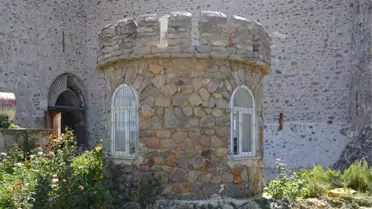 1500 Yıllık Kalenin Restorasyon Çalışmasında, PVC Pencere ve Mermer Kullanıldı