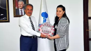 Genç Kızdan Tedavisinde Kendisine Destek Olan Başkan Akkaya'ya Teşekkür
