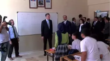 Milli Eğitim Bakanı Selçuk, Bakan Olmak İsteyen Çocukla Şakalaştı