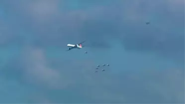 Türk Yıldızları ile THY Uçağının Tarihi Uçuşu