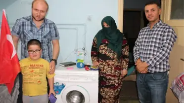 Yokluk İçindeki Türkmen Annenin Evine 15 Bin Liralık Eşya Bağışladılar