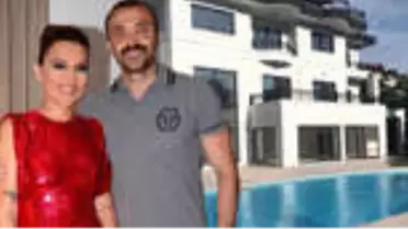 Demet Akalın, İcra Gelen Lüks Villasından Taşınacağı Haberlerini Yalanladı