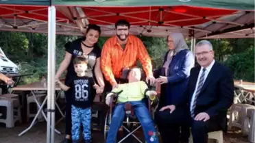 Şahan Gökbakar, Engelli Hayranıyla Film Setinde Buluştu