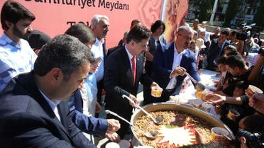 Cumhurbaşkanlığınca, Tokat'ta Aşure Dağıtıldı