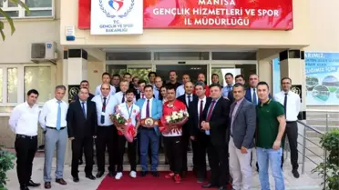 Dünya Şampiyonu Kamal'a Görkemli Karşılama
