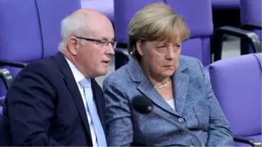 Merkel'in Destekliği Aday Seçimi Kaybetti, Partide Kriz Çıktı