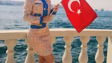Türkiye'ye Gelen Amerikalı Yıldız Amanda Cerny, Nevşehir'de Köy Okuluna Boya Badana Yaptı