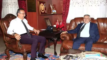 Vali Yardımcısı Ahmet Soley, Belediye Başkanı Seçen'e Veda Etti