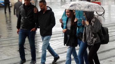 Kestane Karası' Fırtınası İstanbul'da Etkili Oluyor