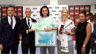 1 Milyonuncu Yolcu Olan Belçikalı Çifte Sürpriz Karşılama