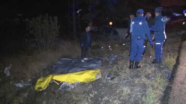 Karşı Şeride Geçerek Takla Atan Sürücü ile Eşi Öldü, Çocukları Yaralandı
