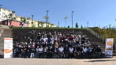 Kentin İleri Gelenleri Sokakta Kitap Okudu