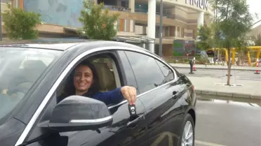 İzmir Optimum'un Şanslı Ziyaretçisi Otomobiline Kavuştu