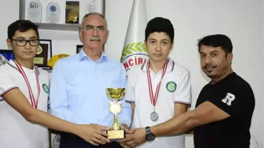 Kick Boksçculardan Başkan Kale'ye Ziyaret