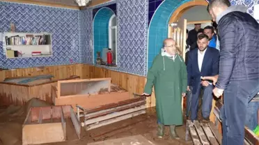 Başkan Gümrükçüoğlu Araklı'daki Sel Bölgesinde İncelemelerde Bulundu