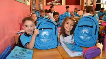 Başkan Soylu'dan Öğrencilere Kırtasiye Malzemesi Hediyesi