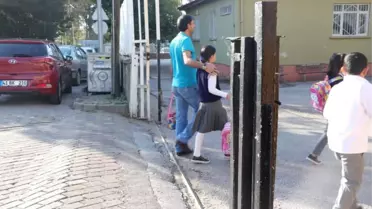 Üzerine Demir Kapı Devrilen Küçük Çocuk, Yaşam Savaşını Kaybetti