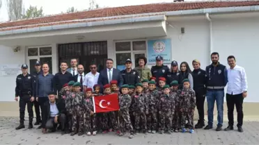 Minikler Çakı Gibi Polis Oldu