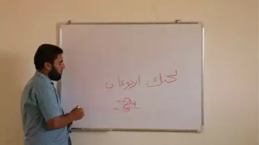 Savaşta Gözlerini Kaybeden Suriyeli Genç Görme Engellilere Göz Oldu
