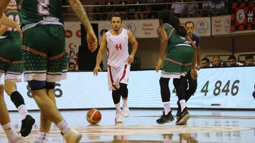 Tahincioğlu Basketbol Süper Ligi: Gaziantep Basketbol: 73 - Banvit: 69