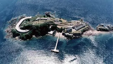 İngiltere'de Tarihi Drake Adası 7,8 Milyon Dolara Satışa Çıkarıldı