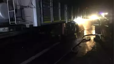 Seyir Halindeki Tırın Lastikleri Yandı