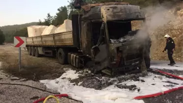 Mermer Yüklü Tır Alev Alev Yandı