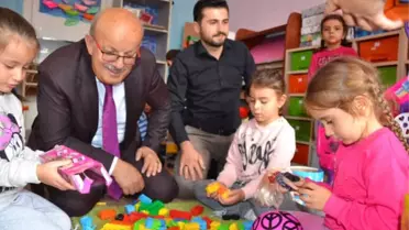 Minikler Başkan Amcalarıyla Oyun Oynadı