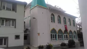 Yalova'da 37 Yıllık Caminin Kıblesi Değiştirildi