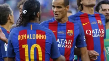 Barcelona, Brezilya'da Aşırı Sağcı Adayı Destekleyen Ronaldinho ve Rivaldo'yla Yollarını Ayırmaya Hazırlanıyor