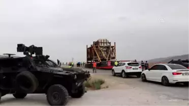 Hasankeyf Kalesi Orta Kapısı'nın Taşınması - Orta Kapı'nın En Alt Kısmı Daimi Yerine Taşındı