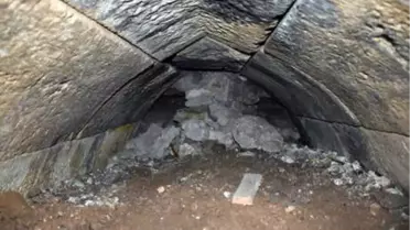 Tarihi Medresenin Altında Tesadüfen 'Gizli Tünel' Bulundu