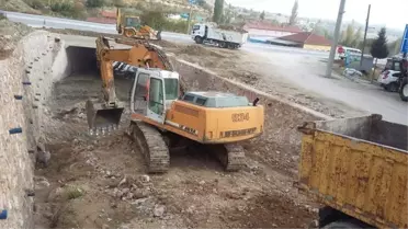 Eskigediz'de Alt Geçit Çalışması