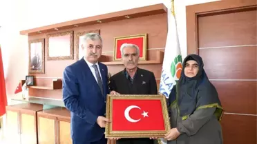 Kahraman Şehidin Babasından Başkan Polat'a Ziyaret