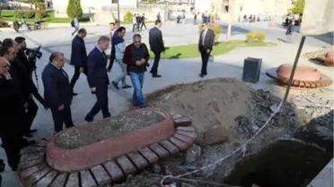 Tarihi Medresenin Altında Bulunan 'Gizli Tünel'in Ucu Aranacak