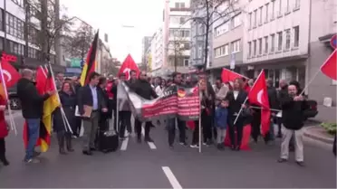 Almanya'da Türk Çocuklarının Hakları İçin Gösteri