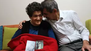 Felçli Eşine 18 Yıldır Gözü Gibi Bakıyor