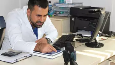 Kendisini Tedavi Eden Veterinerden Ayrılamadı