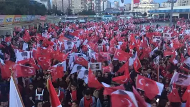 Beylikdüzü'nde Kilometrelerce Uzanan Cumhuriyet Konvoyu