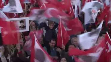 Beylikdüzü'nde Kilometrelerce Uzanan Cumhuriyet Konvoyu