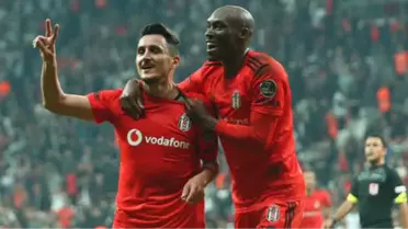 Alvaro Negredo, Mustafa Pektemek'i Sosyal Medyadan Tebrik Etti