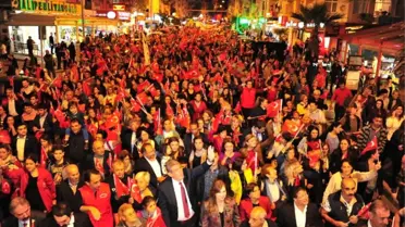 İzmir'deki Cumhuriyet Coşkusu Gece Boyu Devam Etti