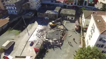 Uçağın Nakledildiği Yomra'daki Projede, Yıkımlar Başladı