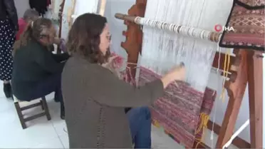 El Halı Dokumacılığı Ev Hanımlarına Gelir Kapısı Oldu