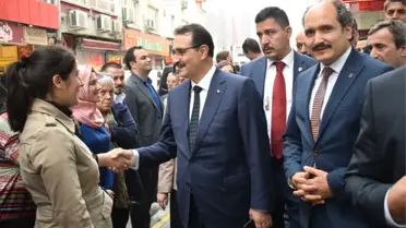 Bakan Dönmez Partililerle Bir Araya Geldi