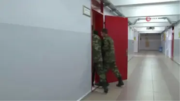 Bu Okulda Adliye de Var, Cezaevi De...