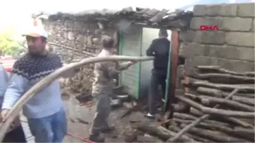 Çanakkale Yaşlı Adamın Evi, Yangında Kullanılamaz Hale Geldi